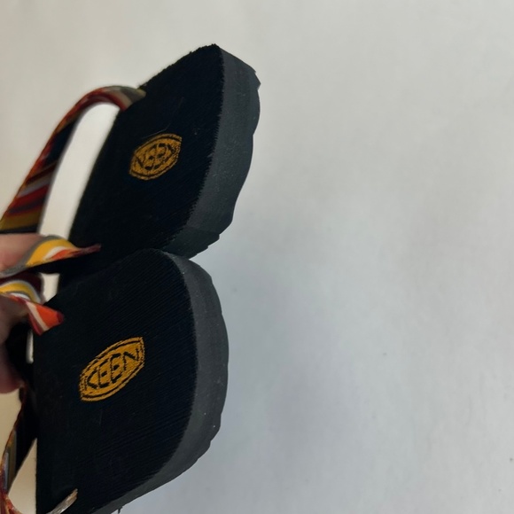 New Keen Yellow Orange White Canvas Black Rubber Outsole Flip Flops size 9 - Picture 10 of 14